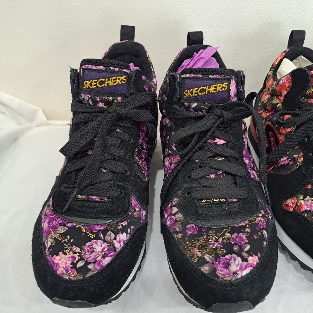 Sketchers floral Tennis shoes,  purple. Sz. 8.5 "Like New"